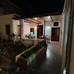 Casa Amena Con Ampio Terrazzo E Giardino