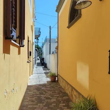 Casa Amena Con Ampio Terrazzo E Giardino Hébergement de vacances *